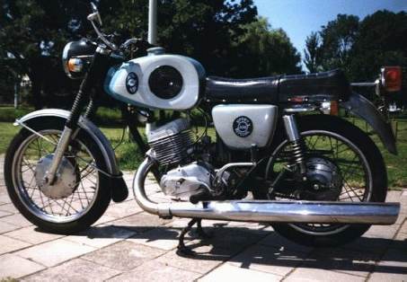 ISH Planeta Sport 3 uit 1976. 350 cc eencylinder tweetakt.